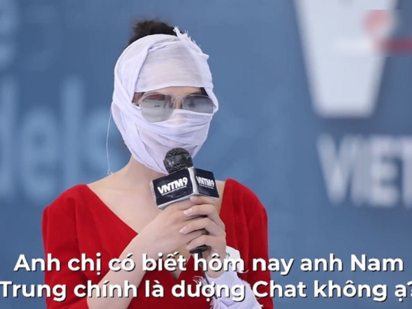 Vietnam's Next Top Model: Nữ chính chuyển giới của 'Người ấy là ai?' xuất hiện với hình ảnh băng kín mặt, bị Nam Trung chất vấn gay gắt