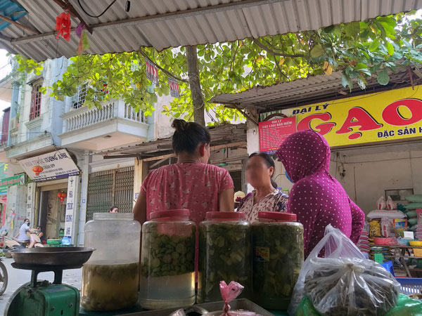 Hà Nội: Sập bẫy 'vay ngân hàng hộ' lấy tiền góp vốn cho công ty đa cấp, người phụ nữ mất nhà trong cay đắng, chồng tai biến vì sốc nặng