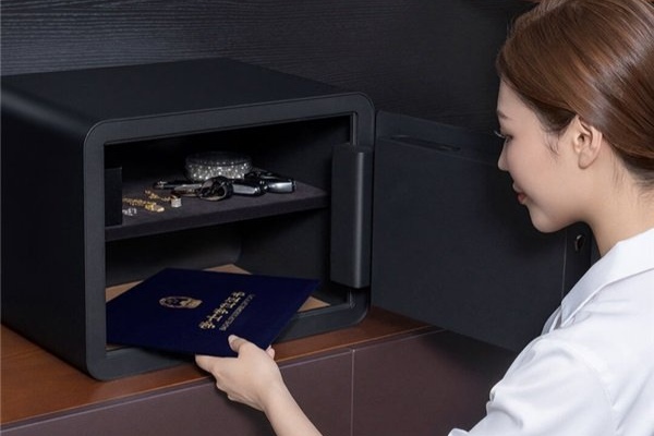 Xiaomi ra mắt két sắt thông minh: Thép chống khoan, mở khóa bằng 6 cách, giá 2.2 triệu đồng