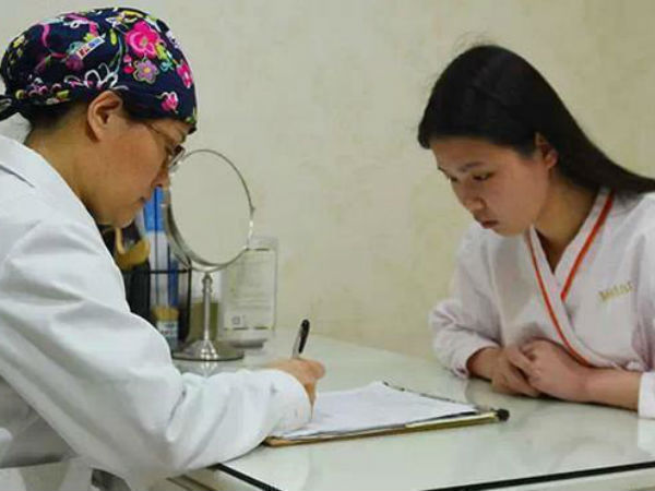 Cô gái 23 tuổi ăn kiêng giảm cân, không ngờ lại bị suy buồng trứng sớm, bác sĩ nói do cô không ăn thực phẩm này