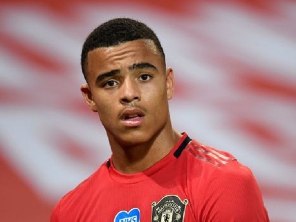 MU đau đầu, Mason Greenwood lộ thêm bê bối hít bóng cười