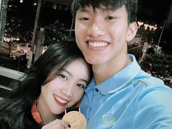 Toang: Bạn gái Đoàn Văn Hậu khẳng định đang độc thân, cặp đôi thật sự đã chia tay?