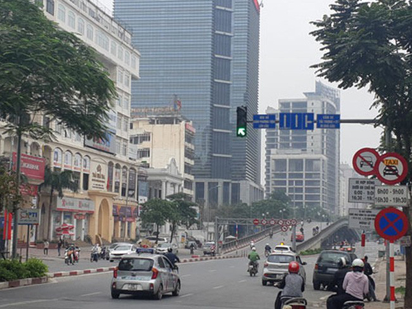 Hà Nội: Khôi phục biển cấm xe hợp đồng trên 10 tuyến phố từ ngày 15-9