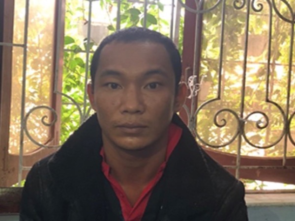 Vác dao đuổi chém trưởng công an xã trọng thương rồi bỏ trốn