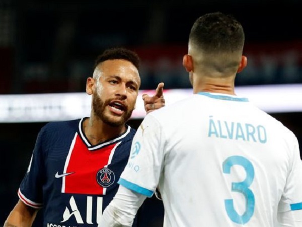 Neymar bị đuổi trong ngày PSG phơi áo, trọng tài rút 5 thẻ đỏ