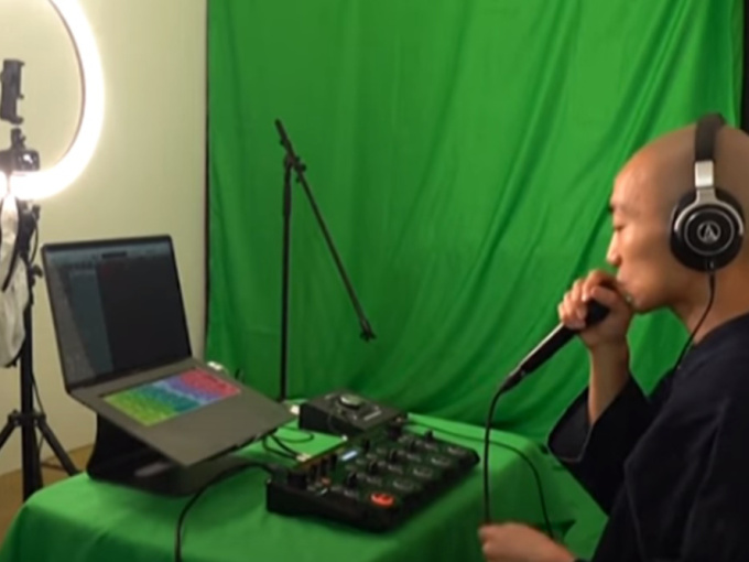 Muốn làm rapper nhưng lỡ 'xuống tóc', sư thầy tụng kinh trên nền nhạc beatbox và đánh DJ