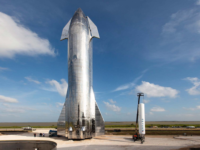 Tàu vũ trụ mạnh nhất của Elon Musk chuẩn bị chuyến bay khứ hồi đầu tiên