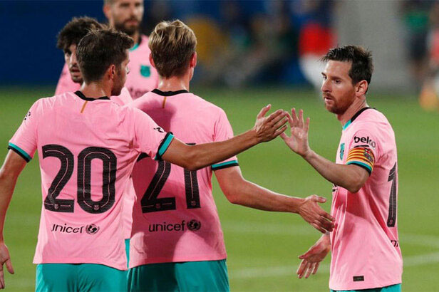 Messi lập cú đúp trong chiến thắng của Barca