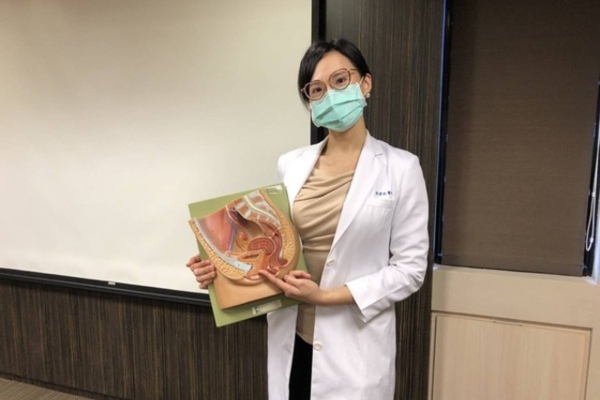 Người phụ nữ gặp tình trạng đi tiểu nhiều lần, mất hứng thú tình dục, bác sĩ chỉ ra nguyên nhân do tập squat