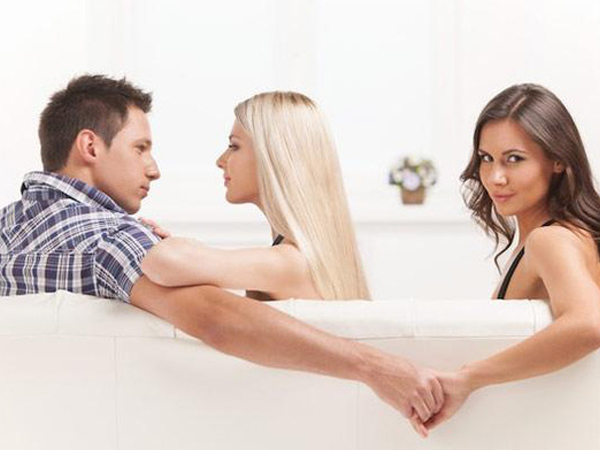 Vợ đẹp giỏi giang mà chồng vẫn ngoại tình
