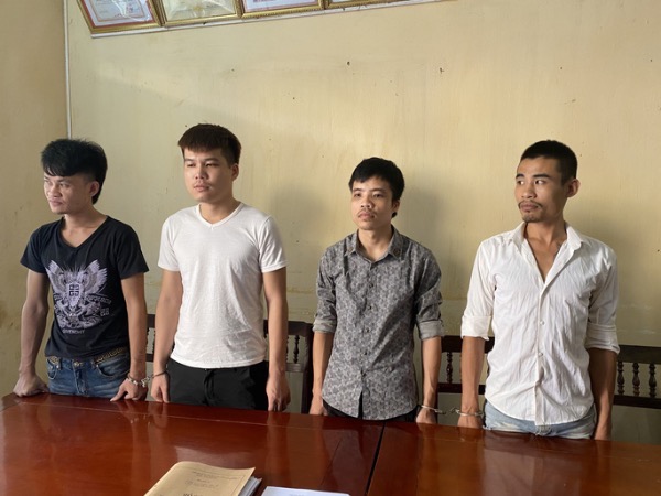 4 đối tượng đi dọc đường HCM, đòi bảo kê quán nước