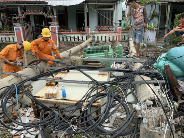 Bão số 5 gây thiệt hại nặng nề, 110 người bị thương, 22.562 ngôi nhà bị hư hỏng