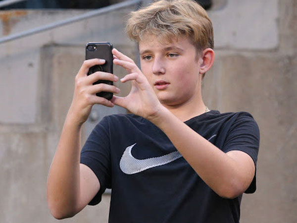 Ngoài diện mạo lạnh lùng khí chất, 'Hoàng tử Nhà Trắng' Barron Trump còn gây sốt khi chơi thể thao