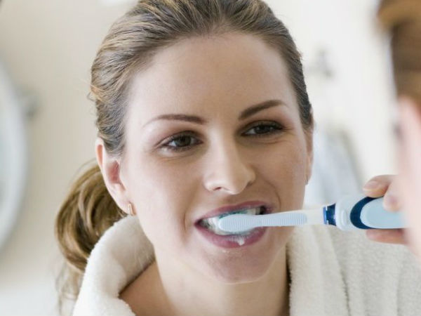 Hiểm họa khôn lường từ việc đánh răng quá kỹ