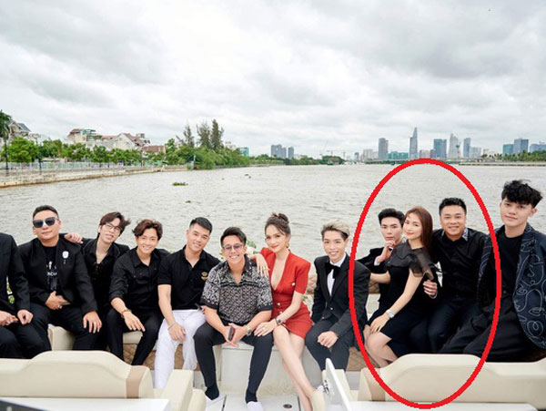 Bị chê vô duyên vì ngồi lên đùi Erik ngay trước mặt bạn trai thiếu gia, Hoà Minzy tag hẳn 'chồng' vào làm rõ mười mươi