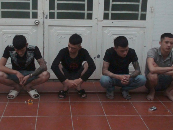 Nhóm cho vay tiền bị bắt cùng 3 khẩu súng