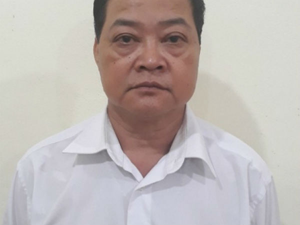 Phó hiệu trưởng cùng giáo viên tổ chức tiệc ma túy ngay tại trường học