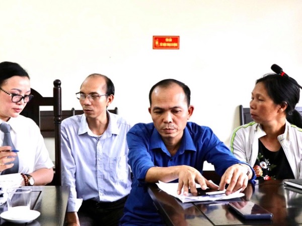 Ba mẹ con 28 năm mang án oan hại chồng, giết cha miễn cưỡng chấp nhận 5,7 tỷ đồng bồi thường