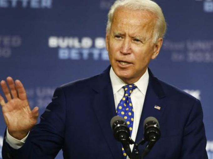 Ông Biden tiếp tục dẫn trước tổng thống Donald Trump trước thềm tranh luận