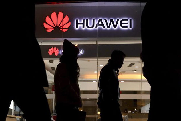 Huawei liệu có thể 'sống sót' khi bị chính các công ty linh kiện trong nước quay lưng?
