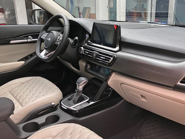Kia Seltos đầu tiên Việt Nam lột xác nội thất giống bản Hàn Quốc: Thay hơn 20 chi tiết, tốn hơn 20 triệu đồng