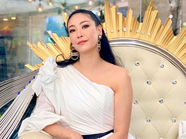 Hoa hậu Hà Kiều Anh khoe clip đăng quang 28 năm trước, Đỗ Mỹ Linh - Lương Thùy Linh cùng dàn sao Việt 'ầm ầm' comment