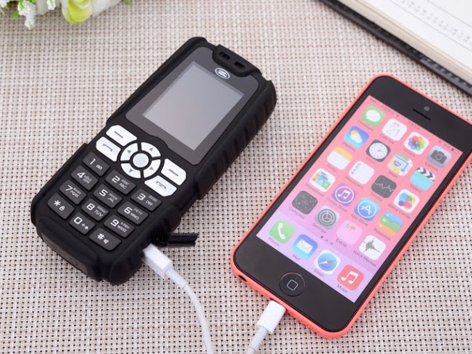 iPhone 12 có thể sạc được pin cho những chiếc iPhone khác?