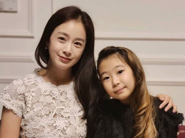 Bất ngờ với nhan sắc thật của Bi Rain - Kim Tae Hee trong tiệc thôi nôi con gái thứ 2