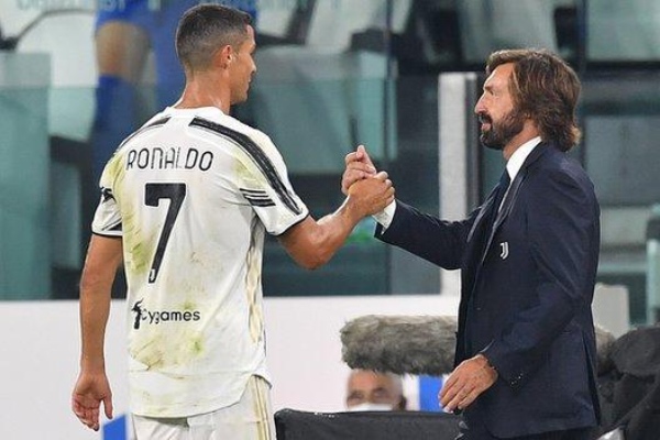 HLV Pirlo tiết lộ thời điểm để Ronaldo ngồi dự bị