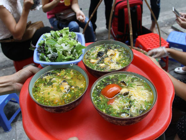 Ăn ốc vỉa hè ngon thật ngon, khoái thật khoái nhưng có vô vàn nguy cơ đáng kinh hãi luôn rình rập đe dọa sức khỏe