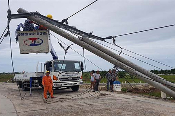 400 cột điện ở Huế bị gãy đổ nhưng chỉ có 30 cột dự ứng lực?