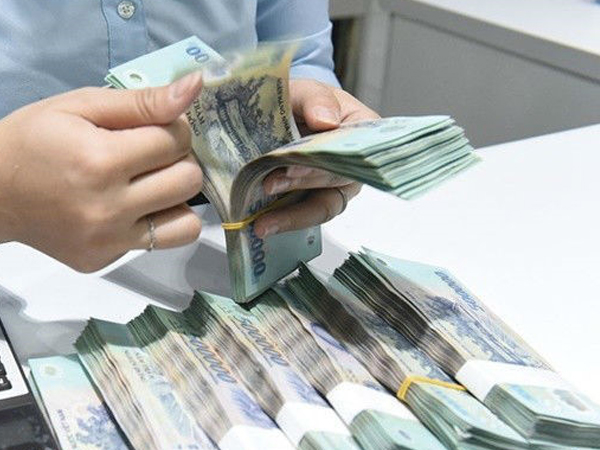 Rút tiền tiết kiệm, mang chục tỷ liều gom đất chờ thời ăn dày