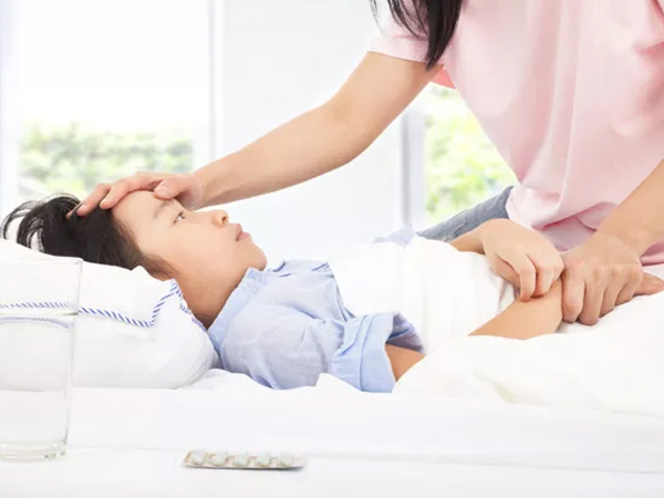 Mắc sốt xuất huyết có thể điều trị tại nhà nhưng dinh dưỡng cần làm theo nguyên tắc sau mới mong hồi phục sớm