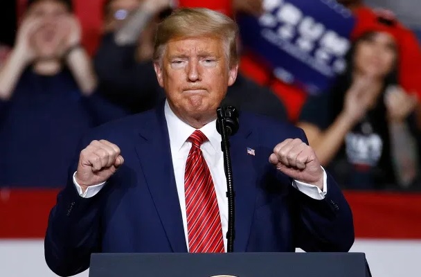 Dọa ly hôn nếu chồng bỏ phiếu cho Donald Trump