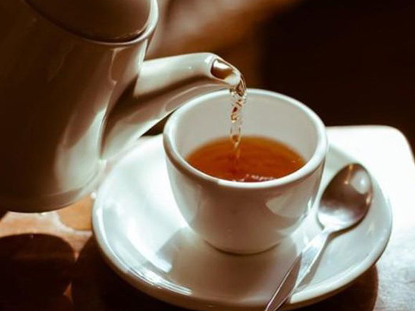 Uống trà thế này chẳng khác nào uống... thuốc độc
