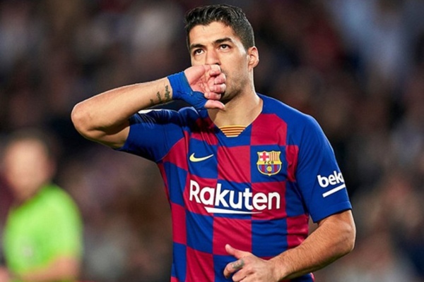 Barcelona tổ chức buổi họp báo chia tay Suarez