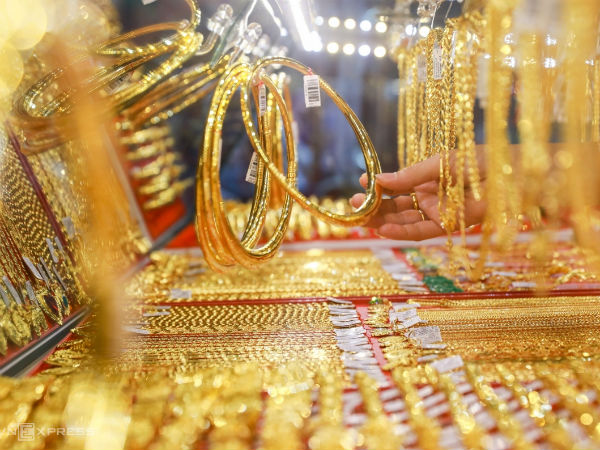 Liên tiếp nhiều ngày giảm mạnh, hôm nay, vàng có giá bao nhiêu?