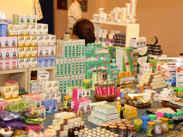 Từ 15/10/2020 bán hàng xách tay có thể bị phạt đến 200 triệu đồng