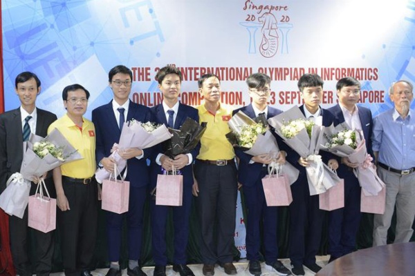 Nam sinh trường chuyên KHTN đoạt Huy chương Vàng tại Olympic Tin học Quốc tế năm 2020