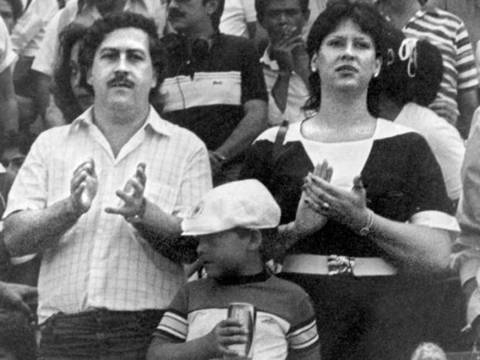 Cháu trai tuyên bố tìm thấy 20 triệu USD tiền mặt tại nhà trùm ma túy Pablo Escobar