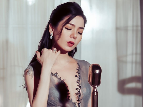 Lệ Quyên tiếp tục gây xôn xao với dòng trạng thái ẩn ý: 'Ăn cây táo mà rào cây sung, thế là phải chặt hết táo và cả sung không?'