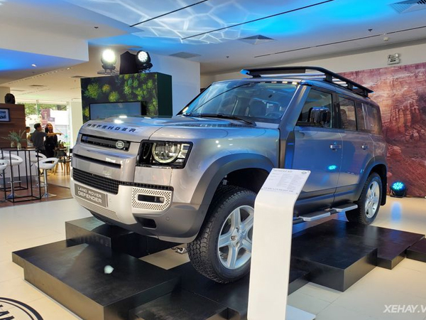 Land Rover Defender hoàn toàn mới đã có mặt tại thủ đô Hà Nội