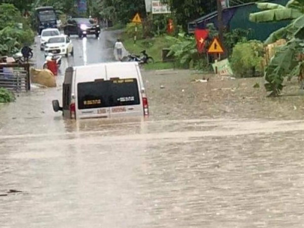 Mưa lớn ở Phú Thọ khiến 2 người chết, 7 người bị thương