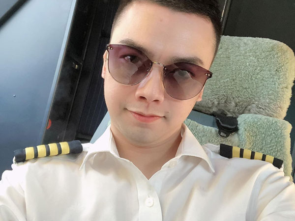 Than ế mốc hậu chia tay Âu Hà My, cơ trưởng Duy Alex bị bạn bè trêu trông ngày càng 'nữ tính' khiến khổ chủ phải liên tục giải thích