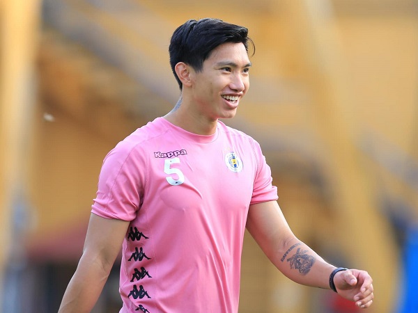 Đoàn Văn Hậu tái xuất trong buổi tập của Hà Nội FC