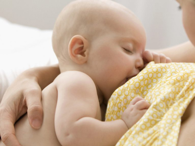 Nghiên cứu: Sữa mẹ giúp tiêu diệt Covid-19