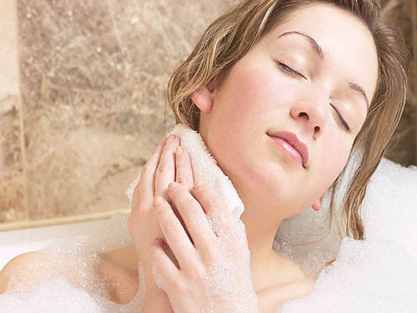5 thói quen khi tắm không được khuyến khích vì sẽ gây hại cho sức khỏe