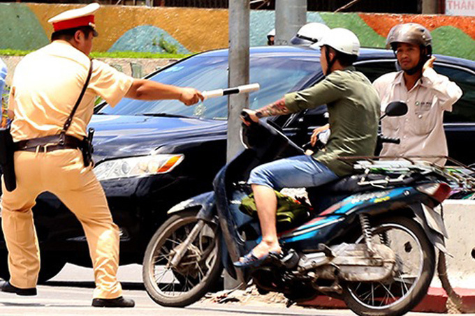 CSGT bụng to sẽ 'không được làm nhiệm vụ ngoài đường'
