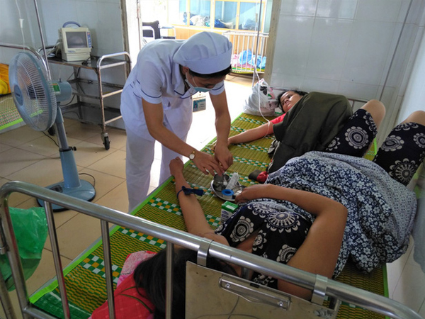 Sau tiệc cưới, hàng chục người ở Quảng Trị phải tức tốc vào viện