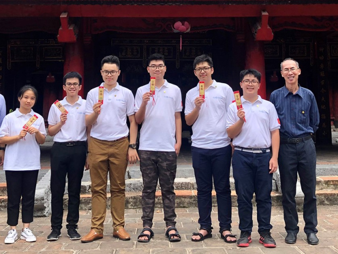 Từ cậu bé 2 tuổi chưa biết nói đến chàng trai “Vàng” Olympic Toán quốc tế của Việt Nam